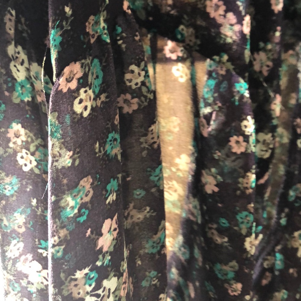 Floral button down - Picture 6 of 7